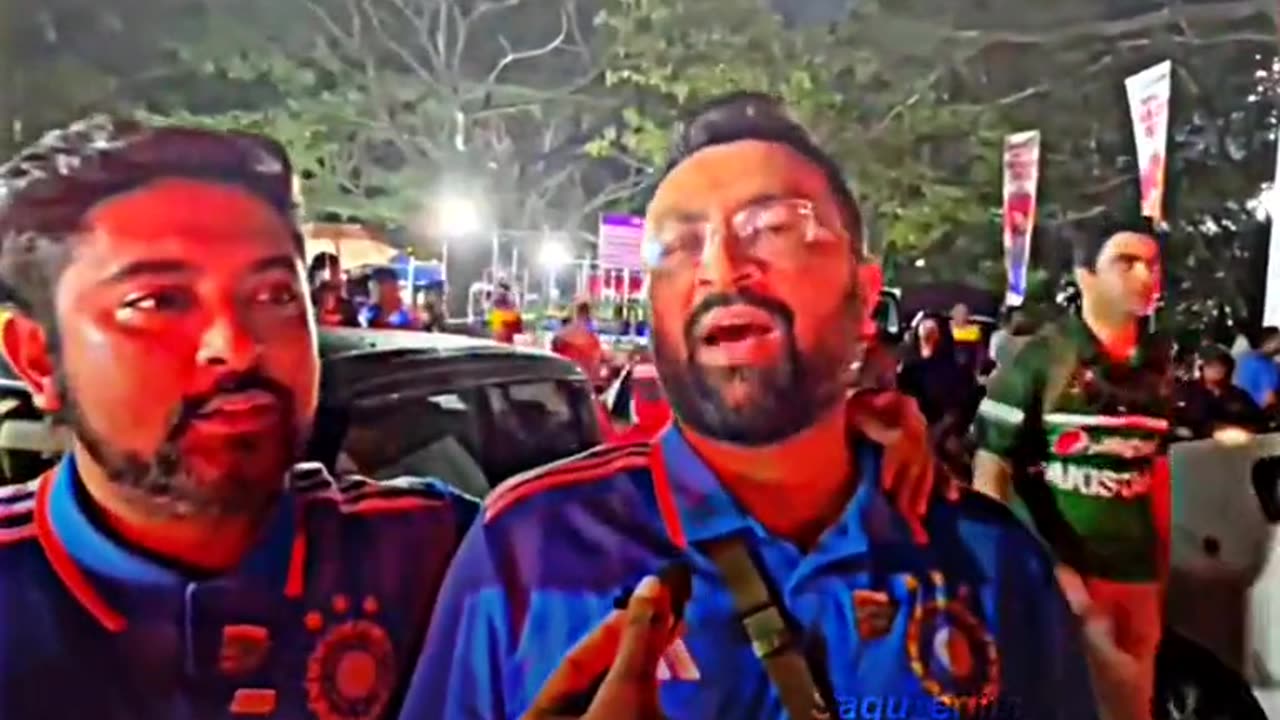Indians Fan Reaction on Pakistani Bowlers/720P