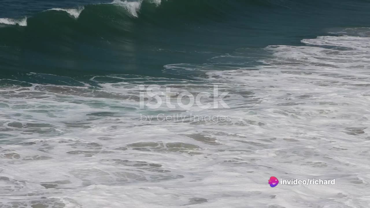 Huge waves damage homes, cause injuries along California coast