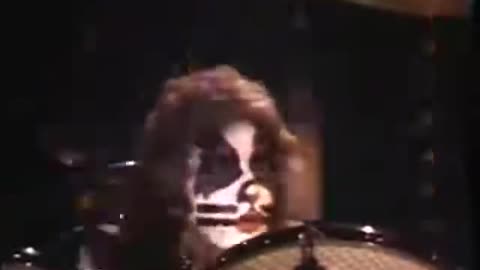 KISS - Love 'Em And Leave 'Em