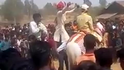 Collect my money. Indian dance fail
