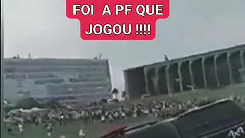 A Polícia jogou o Próprio carro no Lago