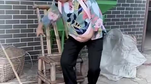 try not to laugh 🤣🤣🤣