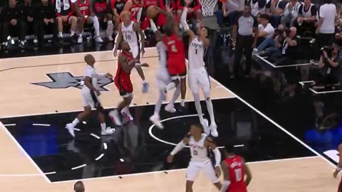 NBA - Rockets fight back from down 22 to down 1 🚀 Jalen Green finishes the and-1 for 27 PTS!