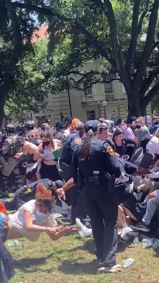 UT-Austin Protestors Hit With Pepper Spray By Police, Have Meltdowns When Carted Off: Part 2