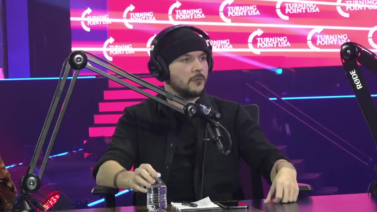 Steve Bannon commends those who refused the jab against all the propaganda