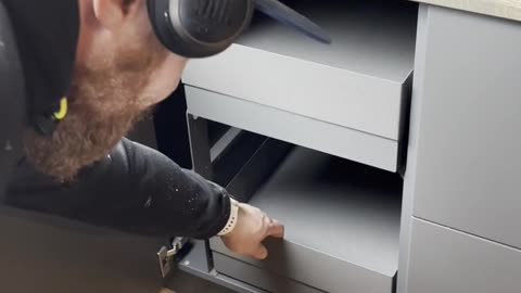 This cabinet mechanism