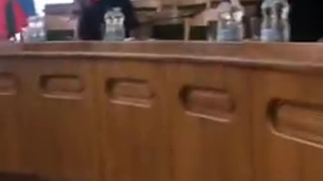 Il Parlamento della Repubblica di Lugansk, dopo l'approvazione del trattato con la Russia.