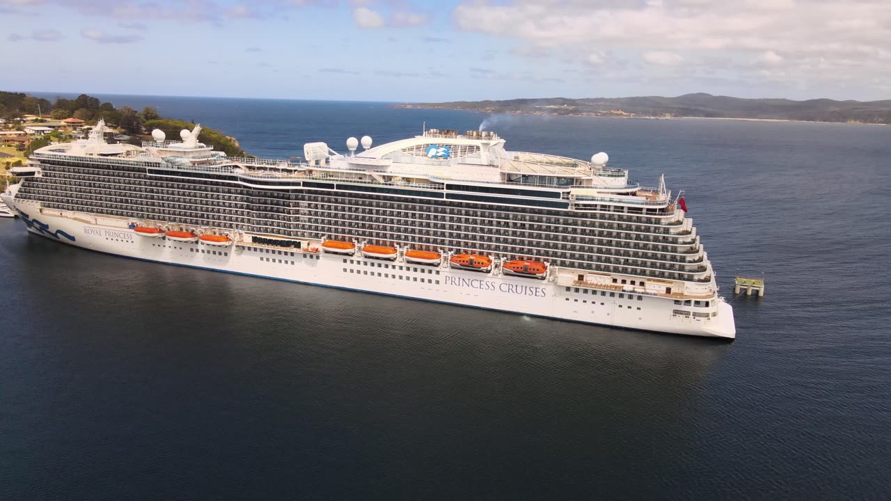 Big ship overruns my hometown