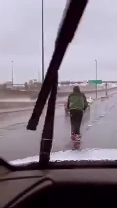 It's Just A Crack Head & Meth Head👀On A Scooter🛴Trying🤔To Get Off The Freeway🤣At Washington Street🤪🍺😎