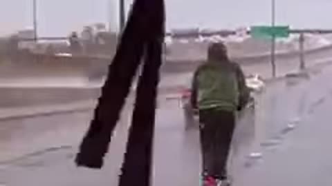 It's Just A Crack Head & Meth Head👀On A Scooter🛴Trying🤔To Get Off The Freeway🤣At Washington Street🤪🍺😎