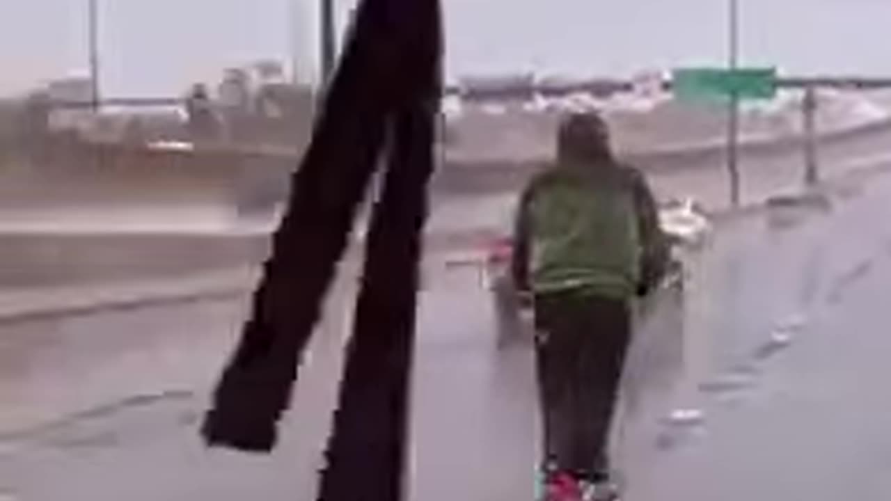 It's Just A Crack Head & Meth Head👀On A Scooter🛴Trying🤔To Get Off The Freeway🤣At Washington Street🤪🍺😎