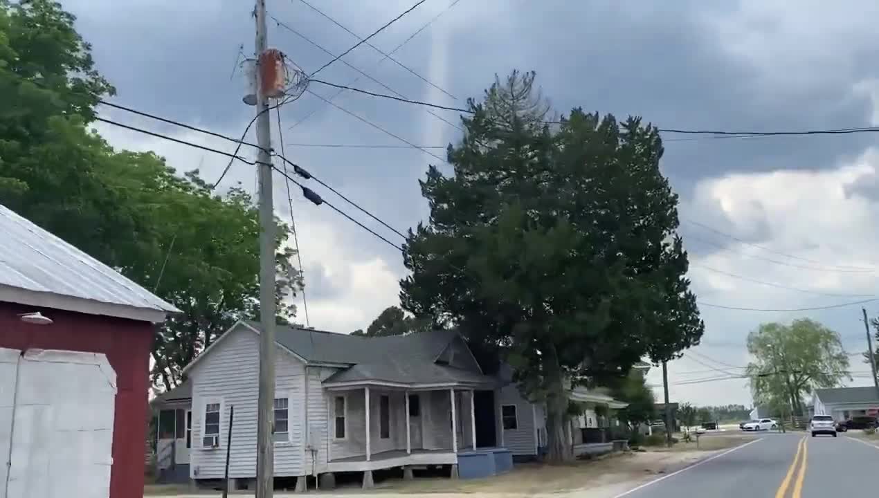 People Spot Dust Devil in Lenoir County in North Carolina While Driving on Highway