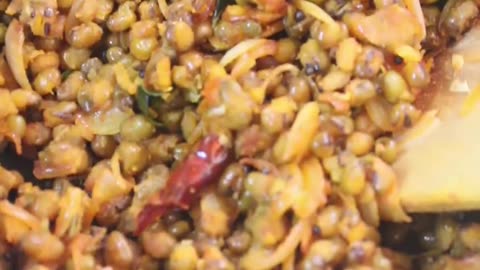 Easy and tasty cherupayar mezhukkupuratti