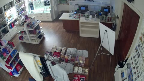 1233DSOBBASenateGiftShop_2021-01-05_00h00min00s527ms.mp4