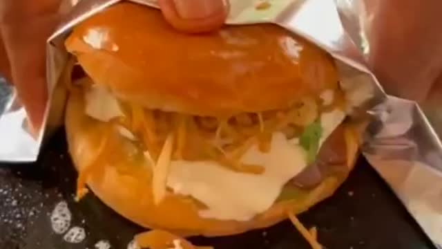 Chowmin Burger at ❤️🤩😱 Rs 15/- only || street food india || #shorts