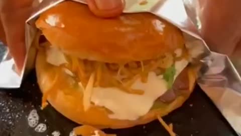 Chowmin Burger at ❤️🤩😱 Rs 15/- only || street food india || #shorts