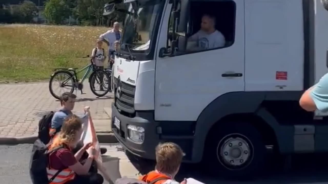 Stralsund, Germany: Climate Change protestors blocking roads again and drivers are fed up