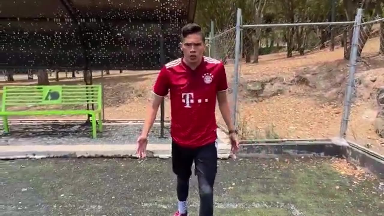 CUANDO JUEGAS CONTRA TU AMIGO EL CHAPULIN 😂🦗⚽️
