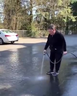 What it looks like when a human is without a soul? Decrepit and sadistic found a home ...