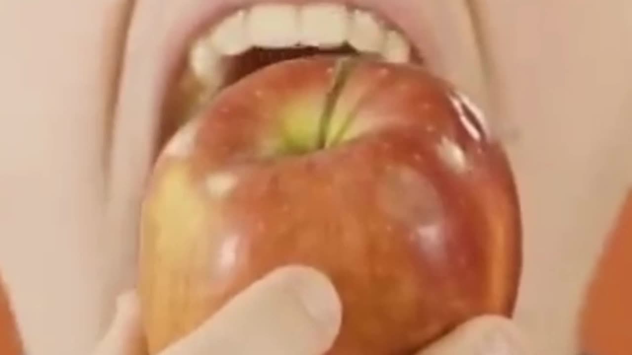 Largest mouth gape ( male ) - World Record
