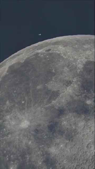 P1000 camera zooms on moon captures...something