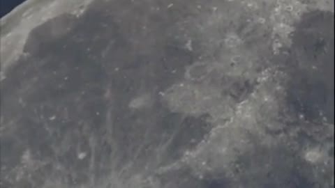P1000 camera zooms on moon captures...something
