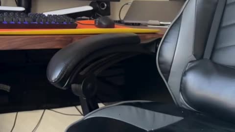 The Most Painful Gaming Chair Ever? Watch This Hilarious Demo! 🎮😳
