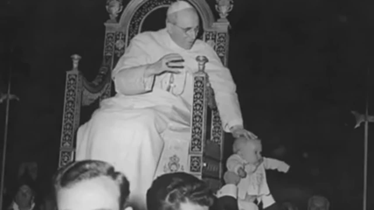 Imagens históricas do Papa Pio XII