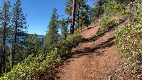 Central Oregon – Paulina Lake “Grand Loop” – The One Section of Trail That Goes Above the Lake – 4K