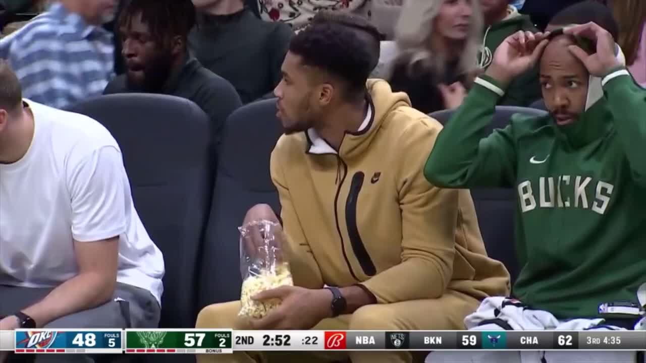 GIANNIS LIVING HIS BEST LIFE! EATING POPCORN WHILE WATCHING BASKETBALL! LOL!