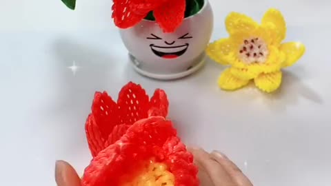 HOW TO MAKE FLOWERS FROM USED THINGS