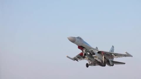 Under reliable protection: Su-35S crews conduct patrols