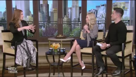 Amanda Peet live with Kelly