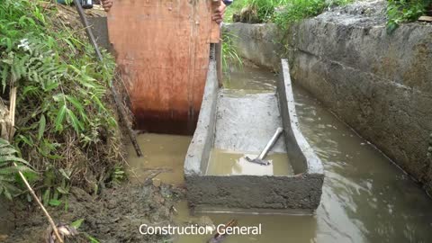 Blocking The Water Flow To Build Mini Hydroelectricity