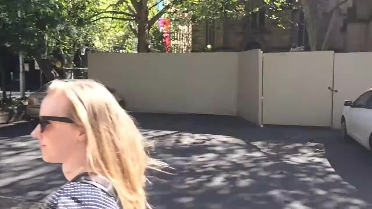 One Minute in Australia