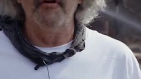 마우이, 차량은 전소 됐는데 뒤쪽 나무는 파릇파릇.avi