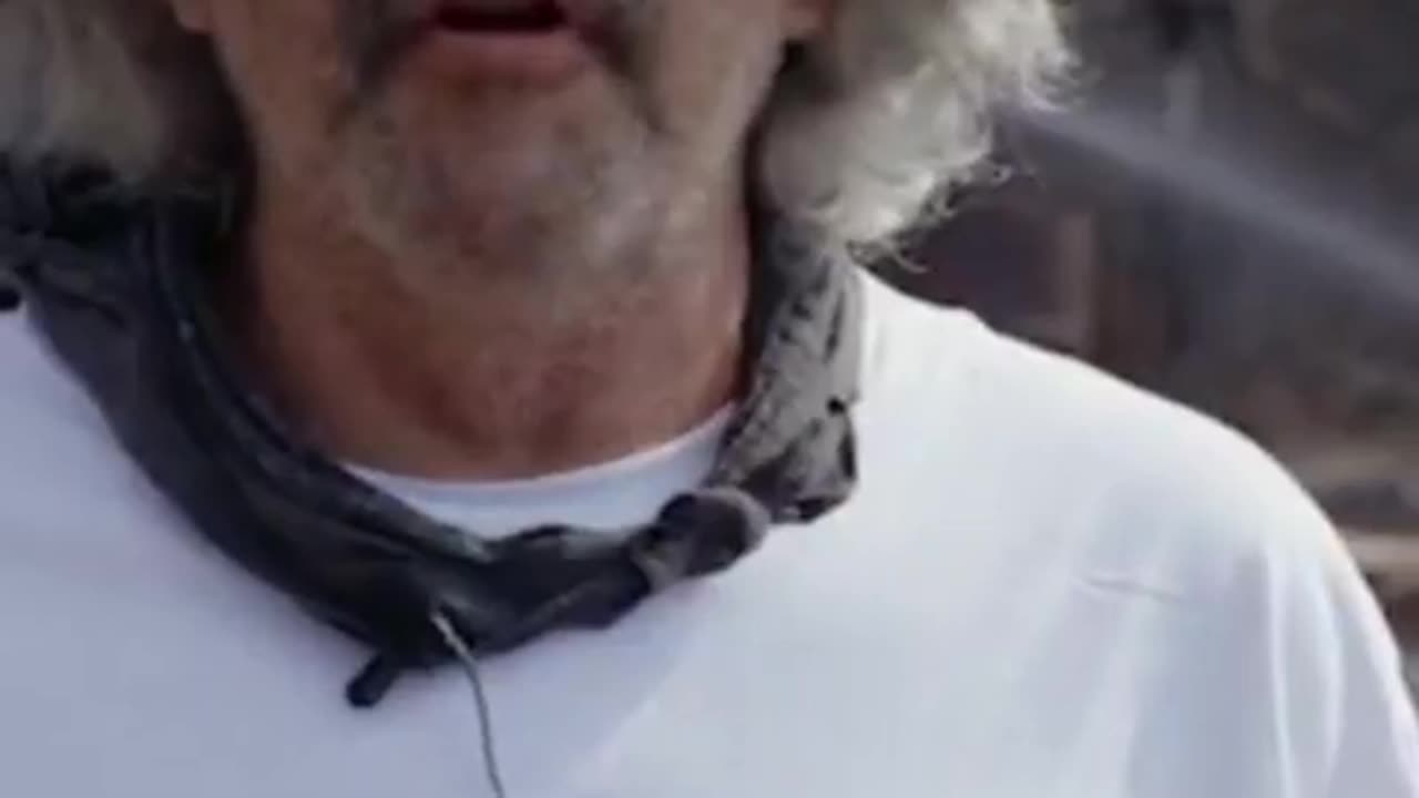 마우이, 차량은 전소 됐는데 뒤쪽 나무는 파릇파릇.avi