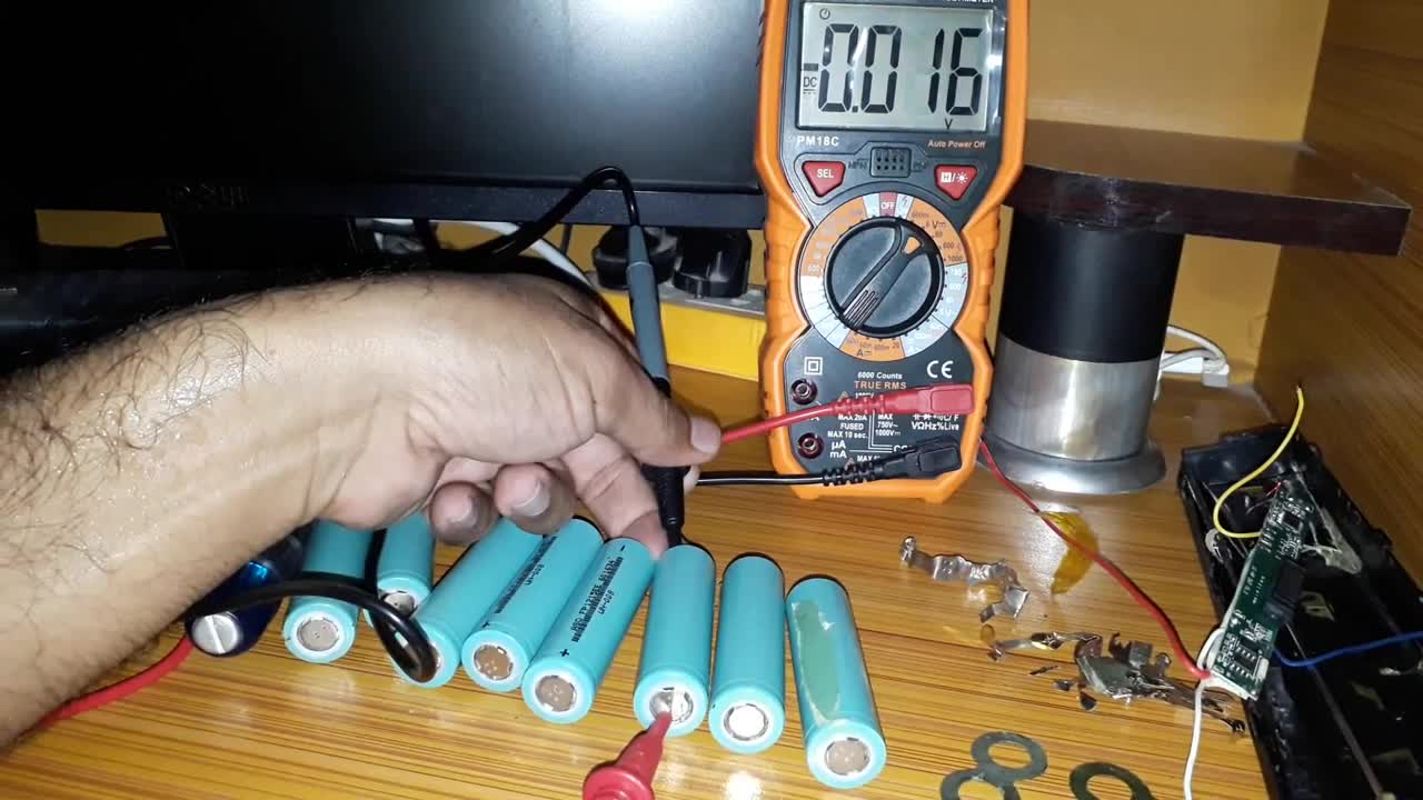 How to check 18650 battery with Multimeter