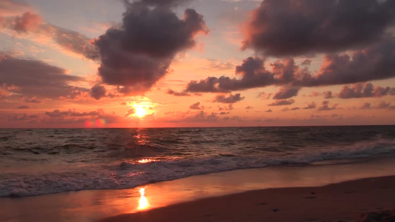 Very Beautiful - Sun Setting over The Ocean, Beautiful Waves & Birds Sounds