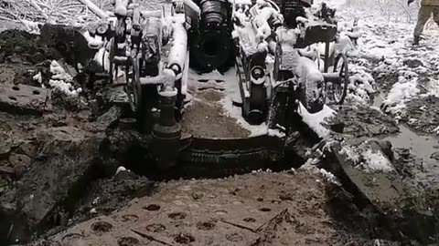 damaged American 155-mm M777