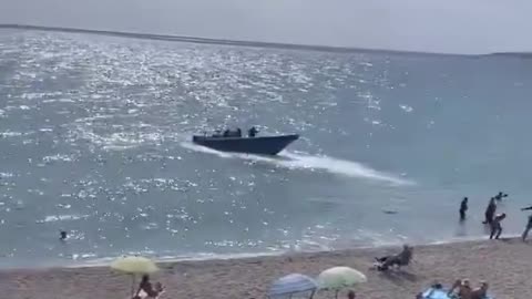 Fake Islamic asylum seekers invade Spain among shocked tourists without any