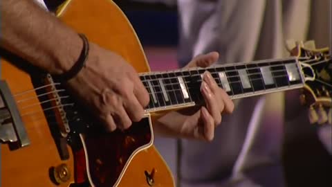Over the Rainbow - Eric Clapton Live on Tour 2001 LA Staples Center