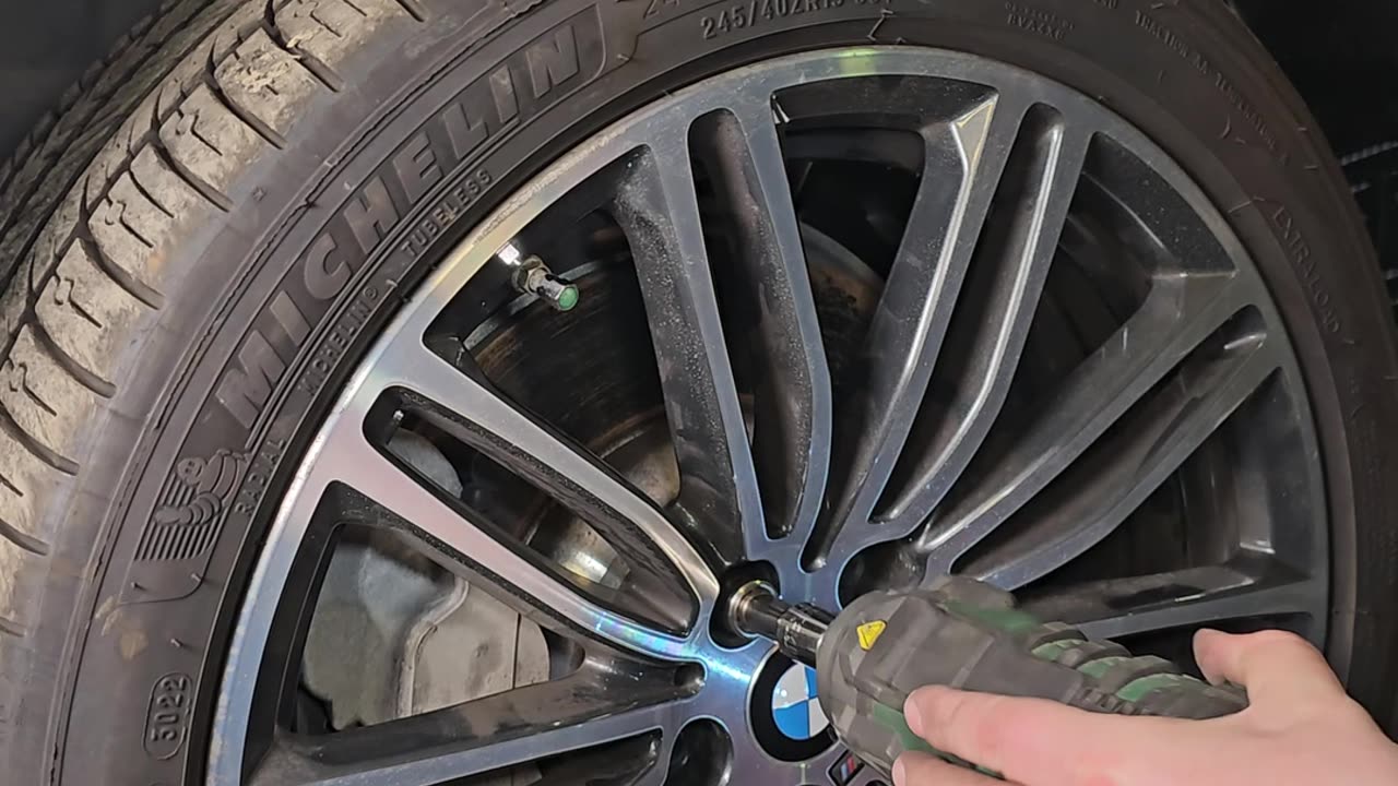 REBUILDING A WRECKED BMW 540i - Project Sugar PT10.10