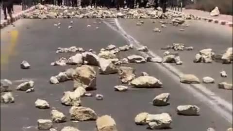 Israeli Settlers' Roadblock: Humanitarian Aid Blocked from Entering Gaza