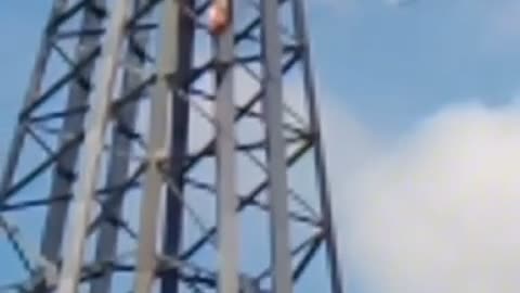 Se incendia torre de la electrificadora