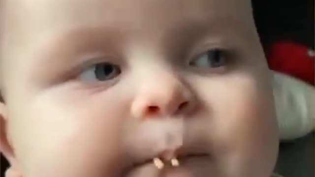 Bab Funny Eating style