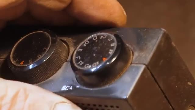 The process of making musical instruments Sit by experts 🎼: