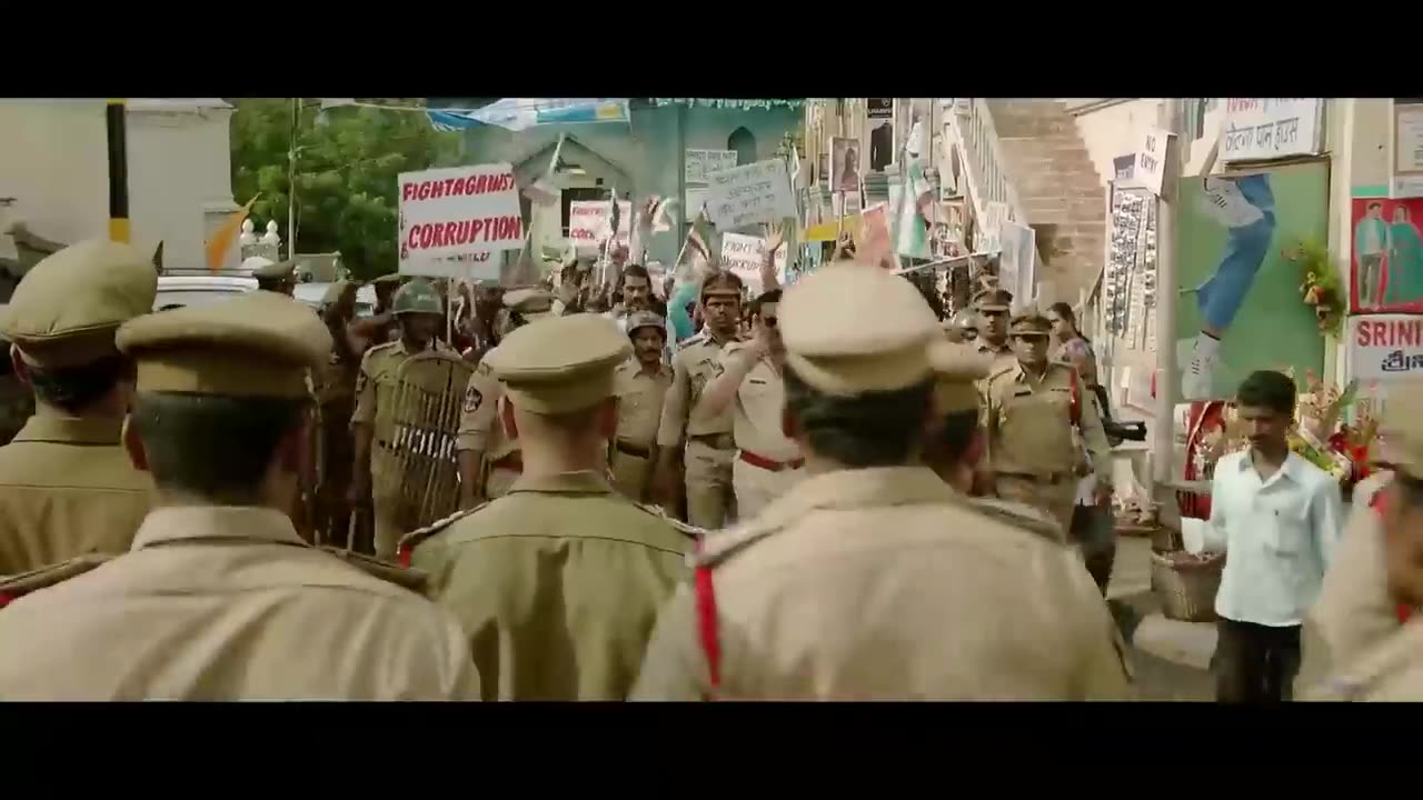 ये कॉटन की वर्दी किसी बूलेट प्रूफ जैकेट से कम नहीं कोई इसे छू कर दिखा दे पेशाब निकाल दूंगा