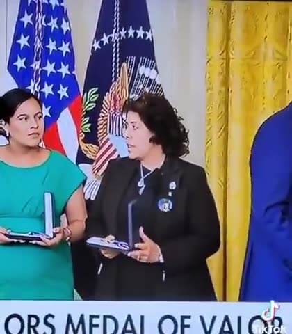 TIME FOR A LAUGH... THE LOOK SAYS IT ALL