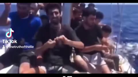 Refugees destroy their passport on way to uk